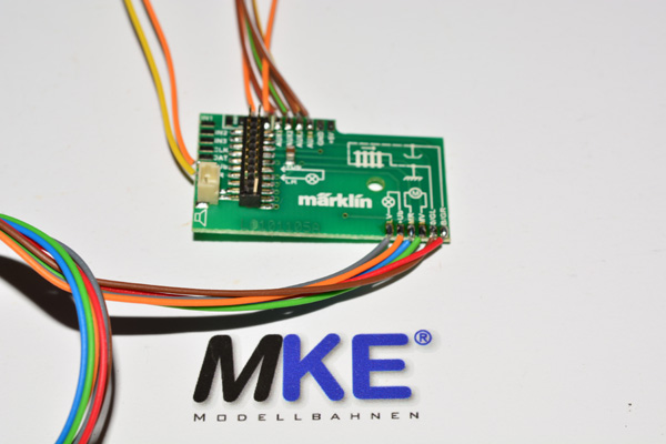 Artikel Bild: Märklin 174587 21 pol mtc Anschluss- Platine Adapter mit Aux 1 bis Aux 4 E174587
