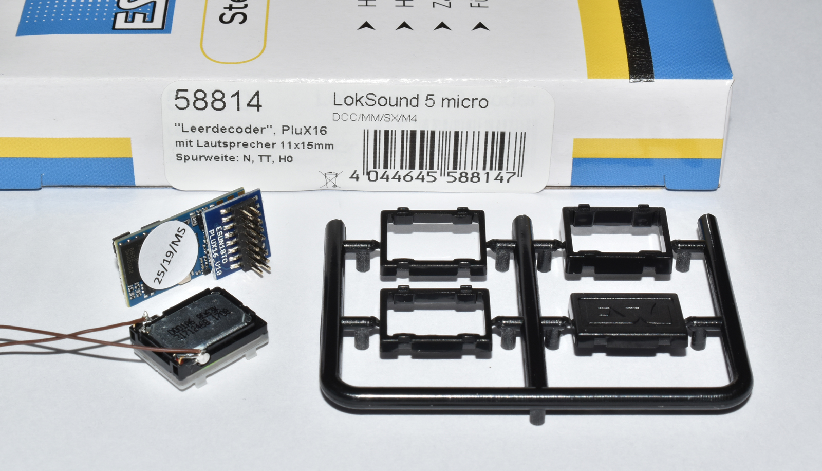 Artikel Bild: ESU 58814 LokSound 5 micro PluX16 Sounddecoder DCC/Mot/M4