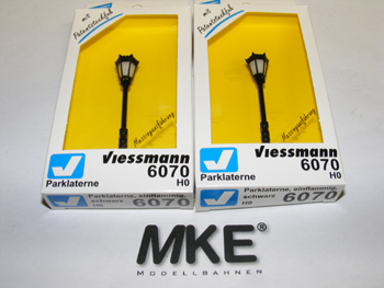 Artikel Bild: Viessmann 6070 2er Set Parklaterne, schwarz, LED warmweiß
