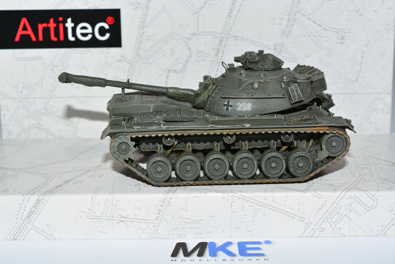 Artikel Bild: Artitec 6870057 M48 A2 Kampfpanzer Panzer oliv Bw H0 Eisenbahntransport