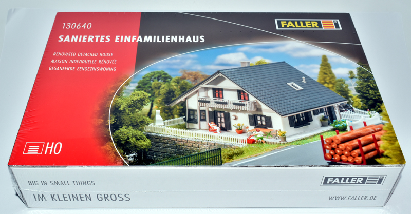 Artikel Bild: Faller H0 130640 saniertes Einfamilien- Wohnhaus Haus modern Bausatz