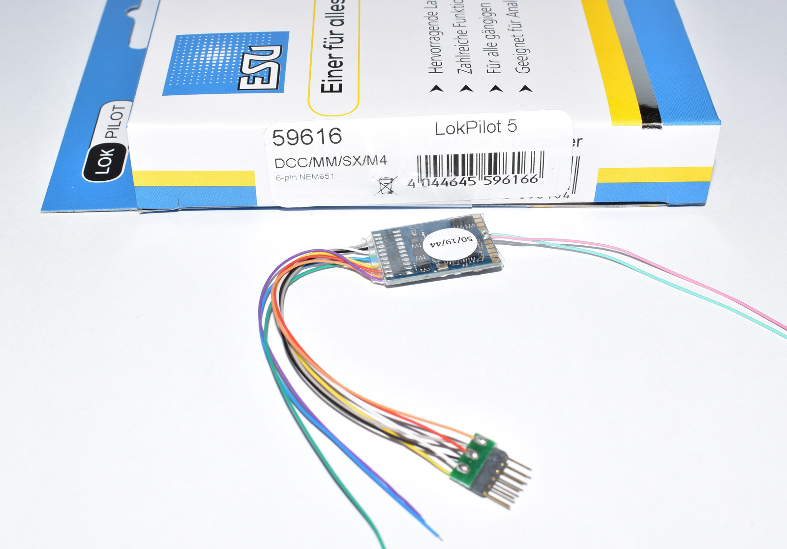 Artikel Bild: ESU 59616 LokPilot 5.0 DCC/MM/SX/M4, 6-pin NEM651 Decoder