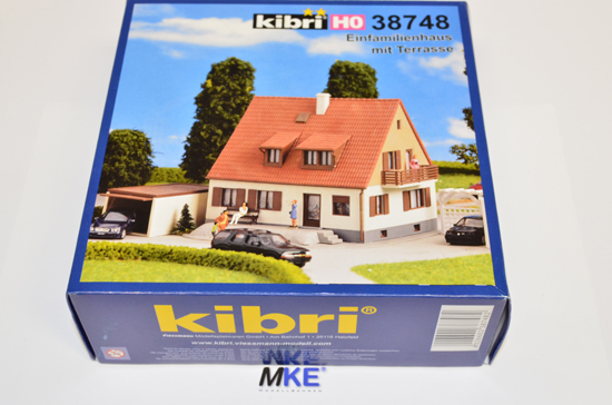 Artikel-Bild-Kibri H0 38748 / 8748 Wohnhaus mit Terrasse, Bausatz NEU in OVP 