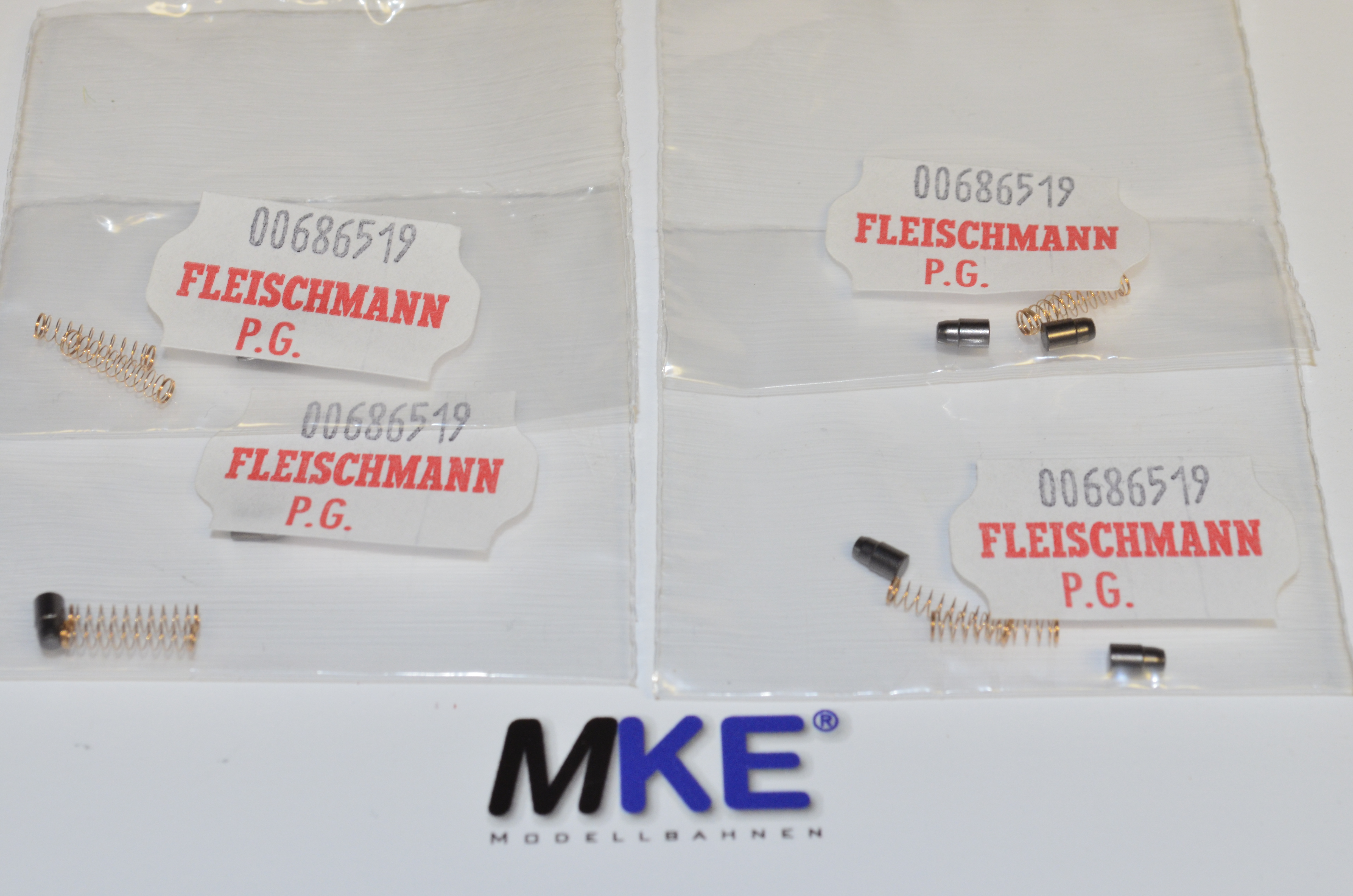 Fleischmann H0 6519 4 Paar Bürsten & Federn, Paar Ersatzbürsten Set